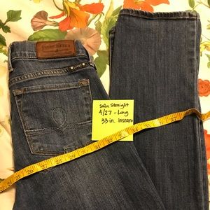 Lucky Brand Sofia Straight Jeans. 4/27L. 33 ins